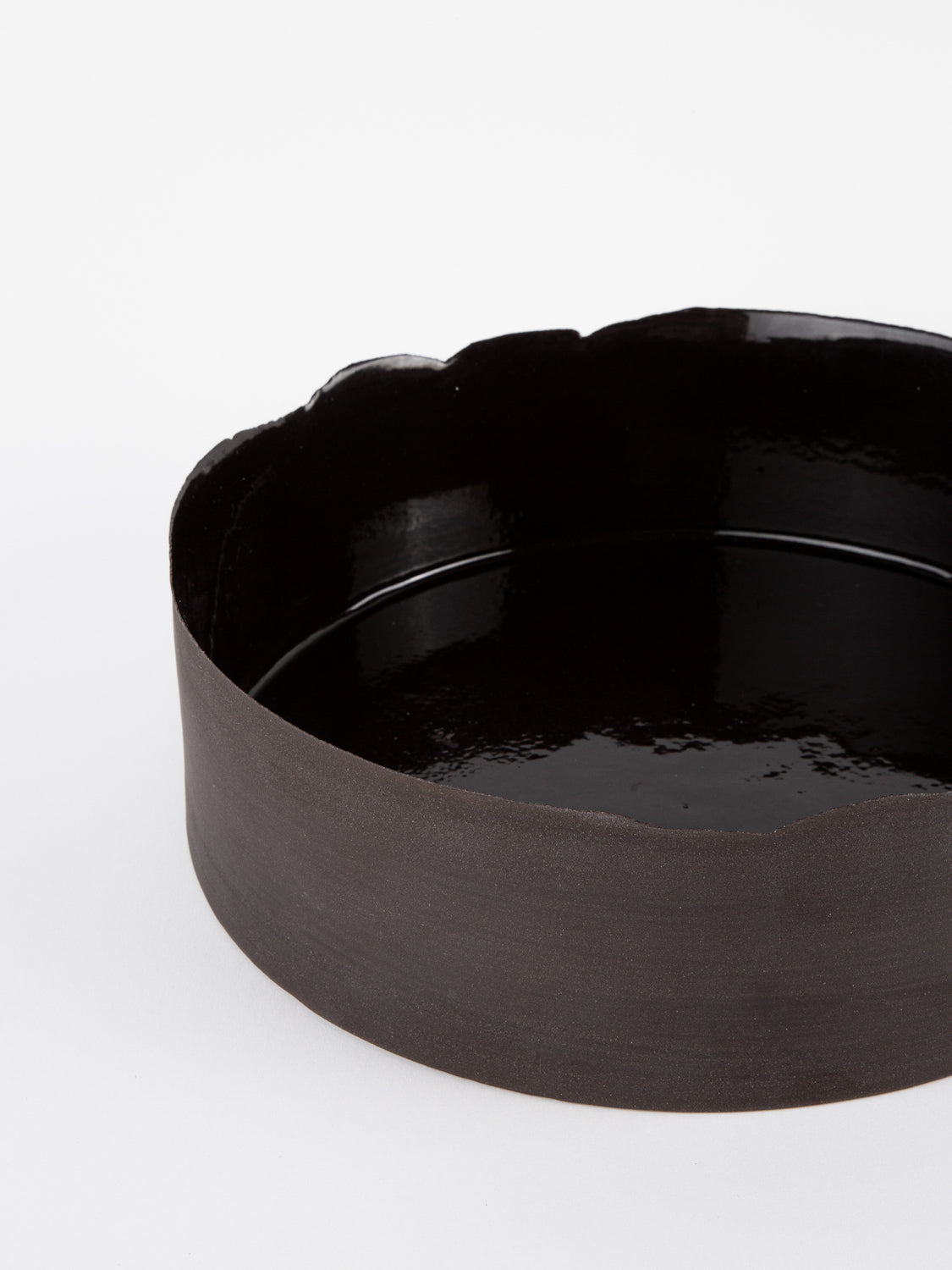 Flake Rim Black Bowl